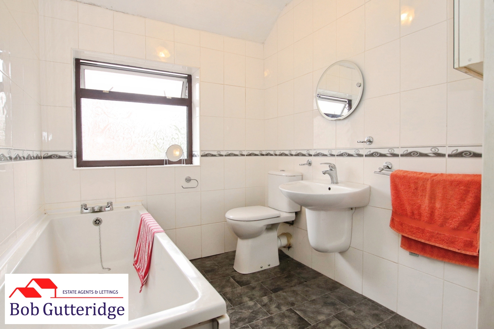 FIRST FLOOR BATHROOM